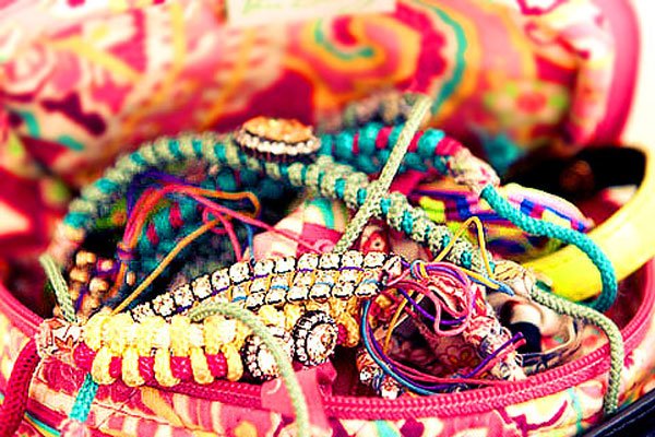 Brățări lucrate manual, Foto: snapedia.blogspot.ro