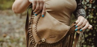 Ținuta franjurată este la modă în acest an