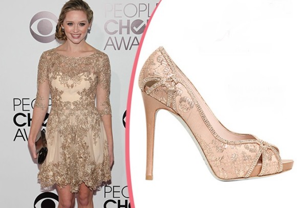 Pantofi eleganți cu dantelă, Foto: shoerazzi.com