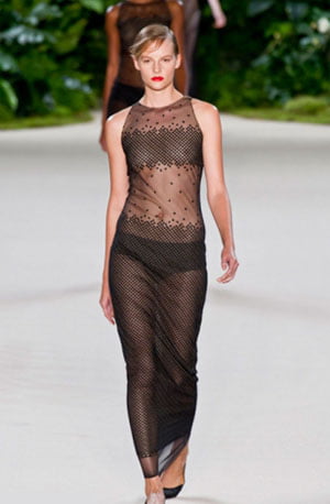 Rochie transparentă, tendințe senzulae și nu vulgare, Foto: fashionbashon.com