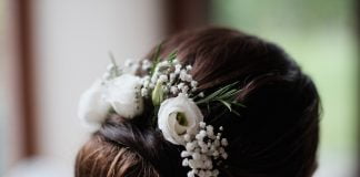 Tendințele din anul 2014 la coafuri pentru mireasă – Flori naturale ori artificiale în păr Tendințele din anul 2014 la coafuri pentru mireasă - Flori naturale ori artificiale în păr