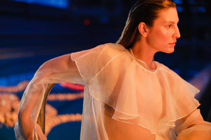 Transparența, tendința ce și-a lăsat amprenta asupra modei din acest an