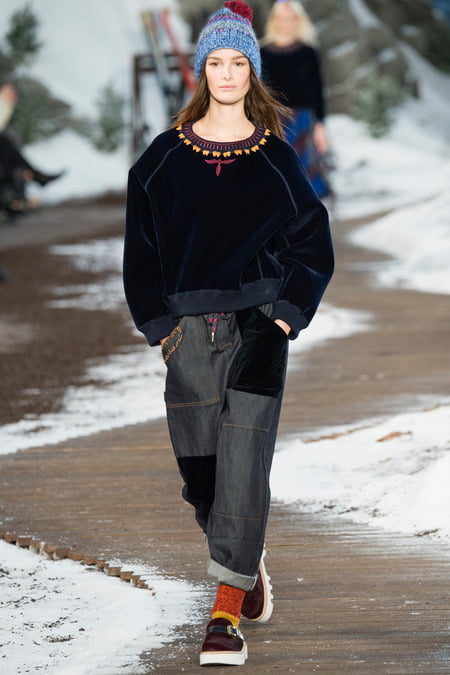 Hanorac din catifea la modă în toamna-iarna 2014-2015, Foto: korolmag.com