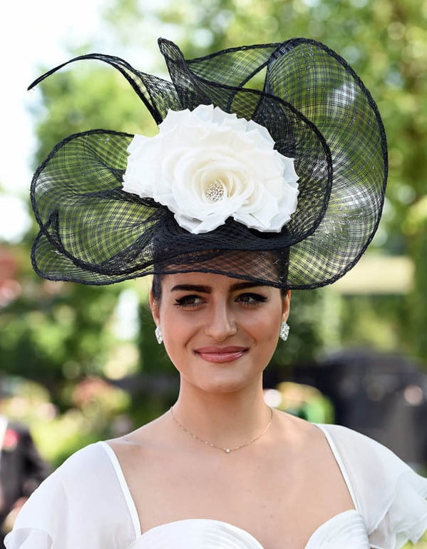 Pălarie cu floare albă, Foto: zaihuangeming.diandian.com