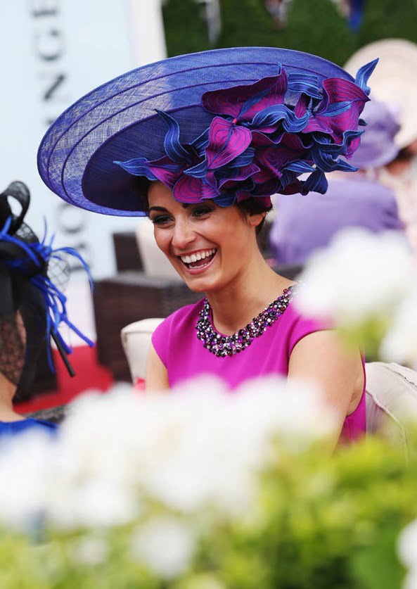 Pălărie mare în nuanțe de mov, Foto: zaihuangeming.diandian.com