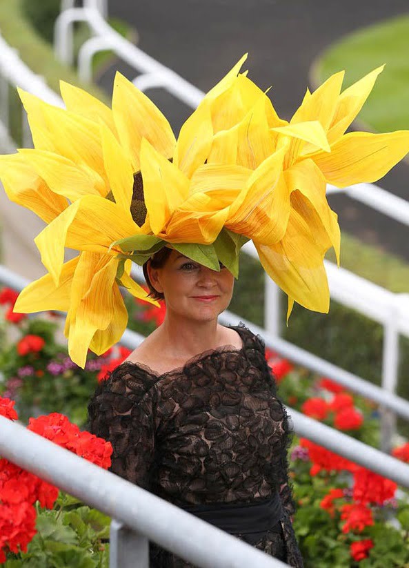 Pălărie în formă de floarea-soarelui, Foto: zaihuangeming.diandian.com