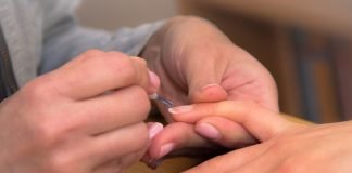 Unghiile dezvăluie sănătatea ta, află ce boli pot trăda