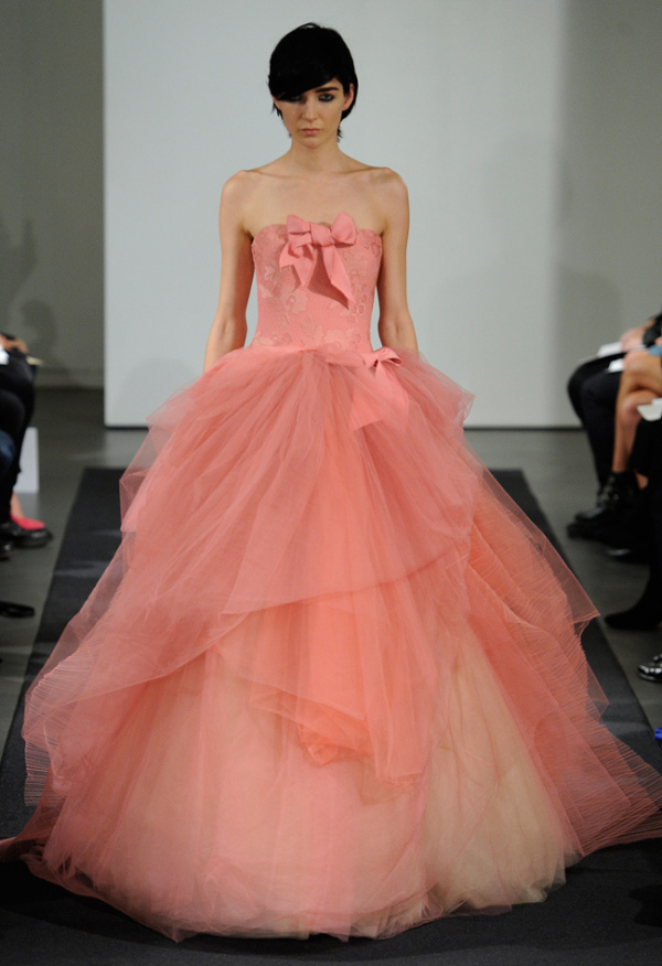 Colecția de rochii de mireasă din toamna anului 2014 la Vera Wang, Foto: blog.theknot.com
