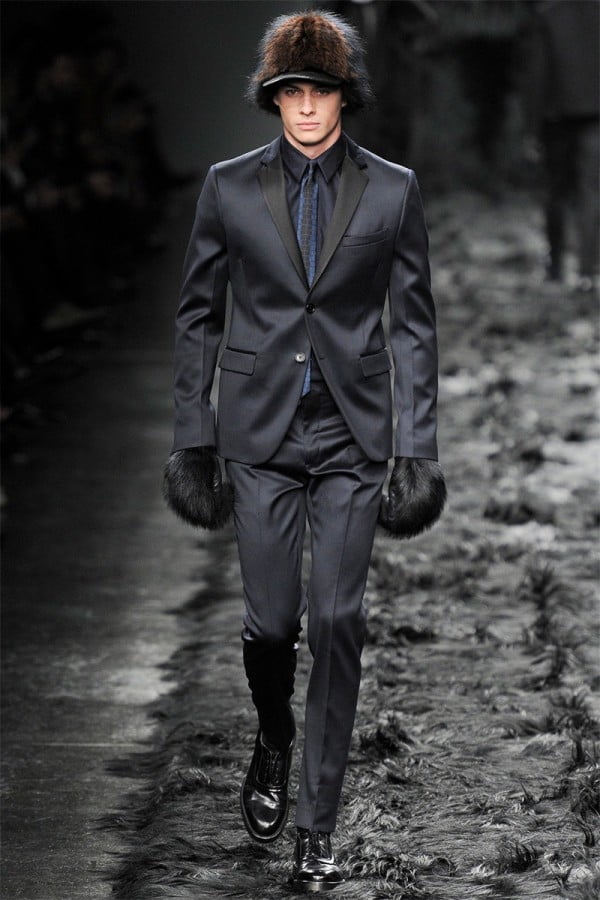 Mănuși din piele și blană neagră, Foto: thebestfashionblog.com