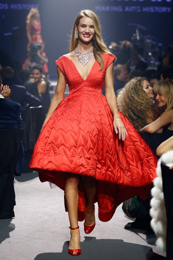 Rochie tinerească la modă în acest an, Foto: vogue.es