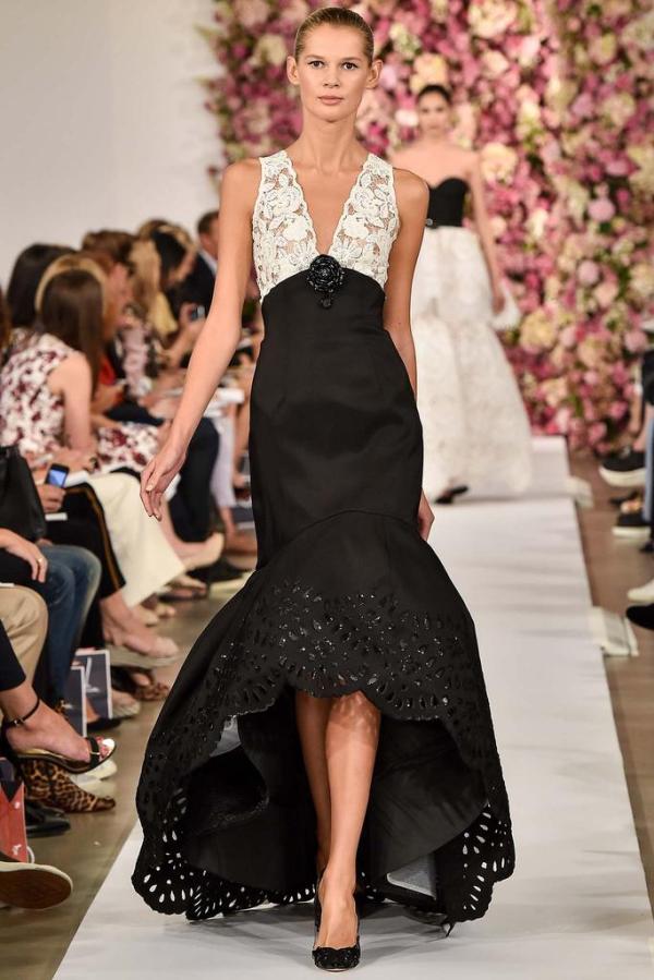 Rochie din dantelă Oscar de la Renta, Foto: everaftermiami.com