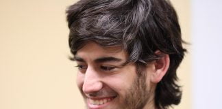 Coafuri nefinisate – Tendințele modei în anul 2015 Coafuri nefinisate – Tendințele modei în anul 2015