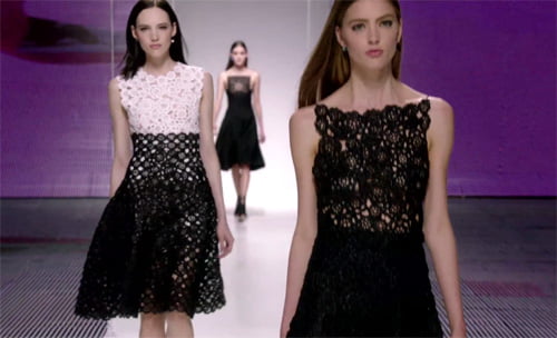 Rochie din dantelă albă și neagră, Foto: fashionbashon.com