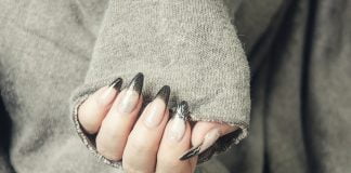 Manichiură albă și în nuanțe pastelate la modă în această vară Manichiură albă și în nuanțe pastelate la modă în această vară