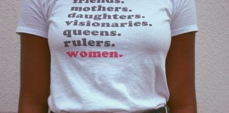 Vezi cele mai trendy tricouri de damă care sunt în tendințele modei din acest an Vezi cele mai trendy tricouri de damă care sunt în tendințele modei din acest an