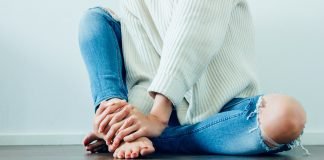 Circulație proastă și amorțeli în timp ce mergi pe jos sau stai mult în picioare Circulație proastă și amorțeli în timp ce mergi pe jos sau stai mult în picioare