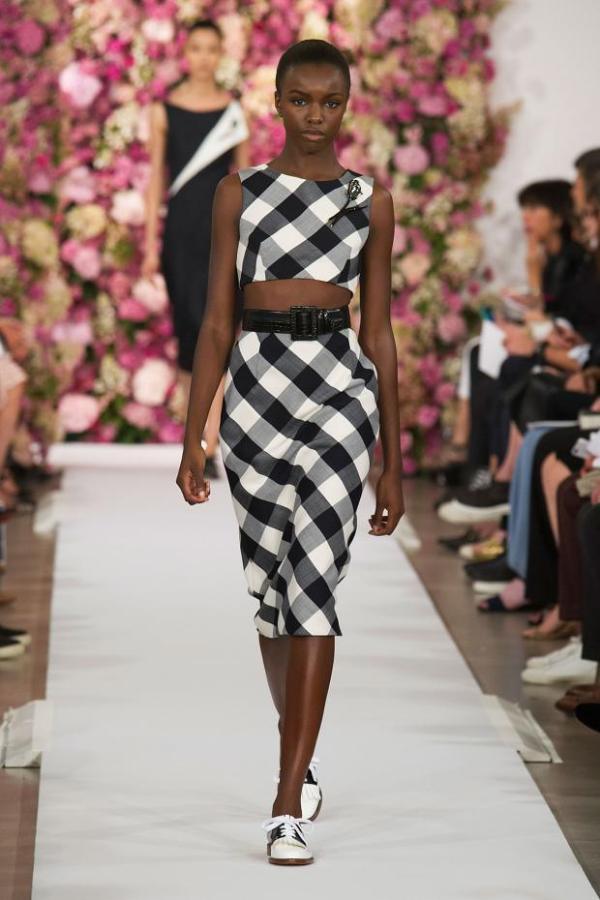 Colecția Oscar de la Renta din anul 2015, Foto: fashionising.com