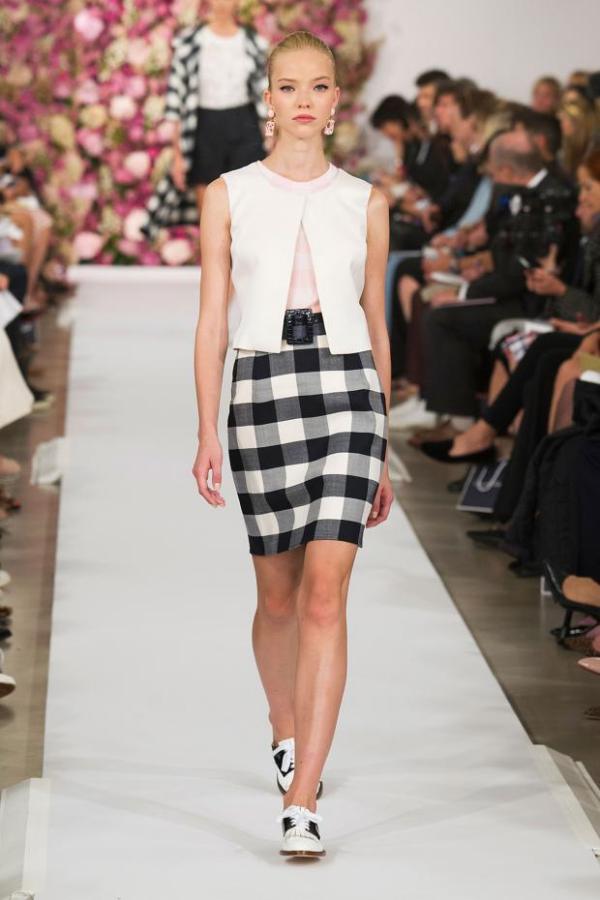 Fustă în carouri Oscar de la Renta din anul 2015, Foto: fashionising.com