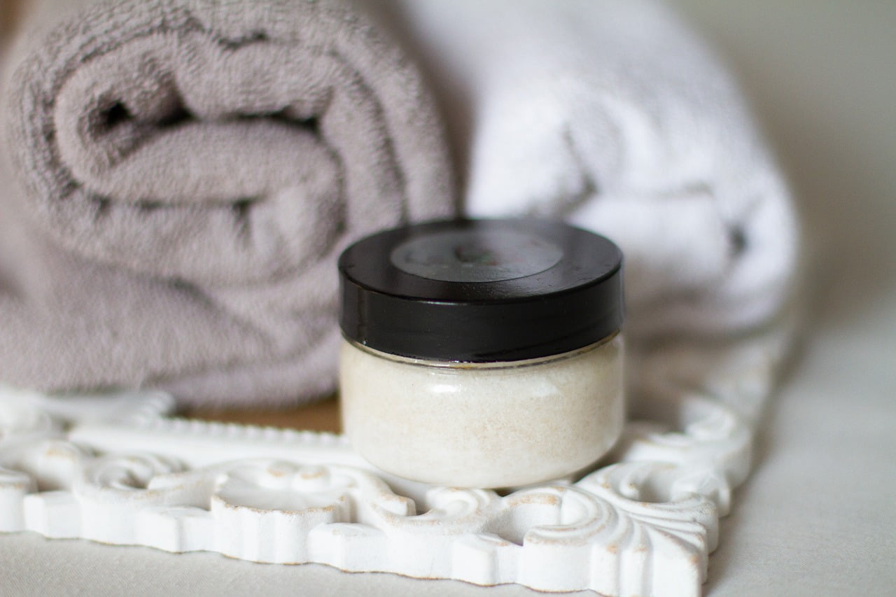 crema de corp folosita de minim 3 ori pe zi de unele femei