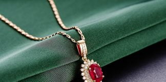 Ce bijuterii sunt la modă în toamna-iarna anului 2015-2016? Ce bijuterii sunt la modă în toamna-iarna anului 2015-2016