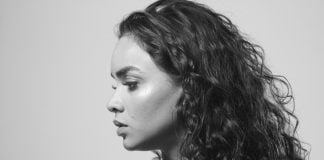 Diferite stiluri de coafuri pentru femei cu păr ondulat Diferite stiluri de coafuri pentru femei cu păr ondulat