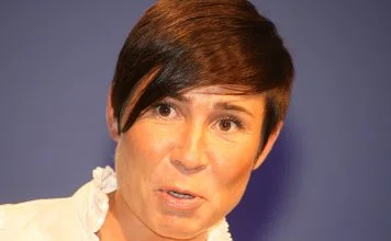 Coafura bob fals în tendințele modei din 2015-2016