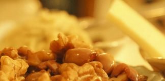 Nuci cu miere – un preparat naturist care întărește sistemul imunitar al organismului