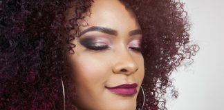 Idei simple pentru a avea părul creț, motăsos și strălucitor