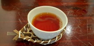 Ceai negru cu scorțisoară, un preparat bogat în antioxidanți care ajută la scăderea în greutate