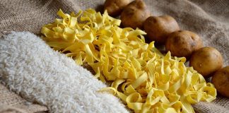 Știați că excesul de carbohidrați poate contribui la creșterea în greutate