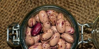 Știați că proteinele vegetale hidrolizate se obțin prin procese ce utilizează sodă caustică și acid sulfuric