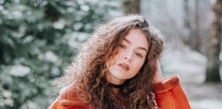 Cele mai frumoase coafuri de zi pentru un look elegant, tineresc Cele mai frumoase coafuri de zi pentru un look elegant, tineresc