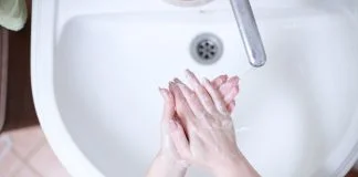 Care săpun este mai bun, cel simplu sau cel antibacterian