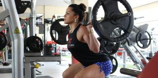 Fandări cu greutăți – Exercițiu pentru mușchiul biceps femural