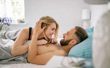 5 poziții de Kamasutra care îți vor face bărbatul să nu te părăsească niciodată 5 poziții de Kamasutra care îți vor face bărbatul să nu te părăsească niciodată