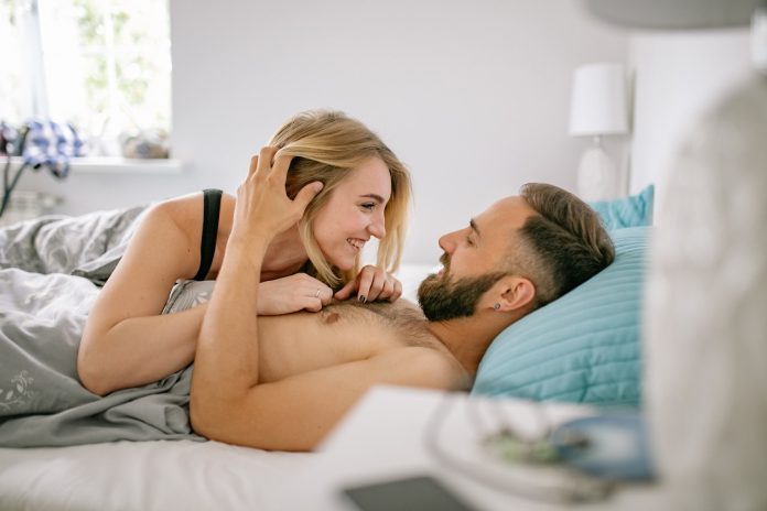 5 poziții de Kamasutra care îți vor face bărbatul să nu te părăsească niciodată 5 poziții de Kamasutra care îți vor face bărbatul să nu te părăsească niciodată