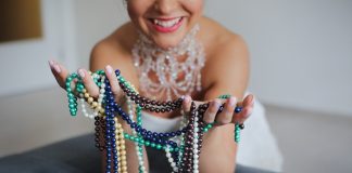 Bijuterii faciale, o nouă tendință în moda anului 2016 Bijuterii faciale, o nouă tendință în moda anului 2016