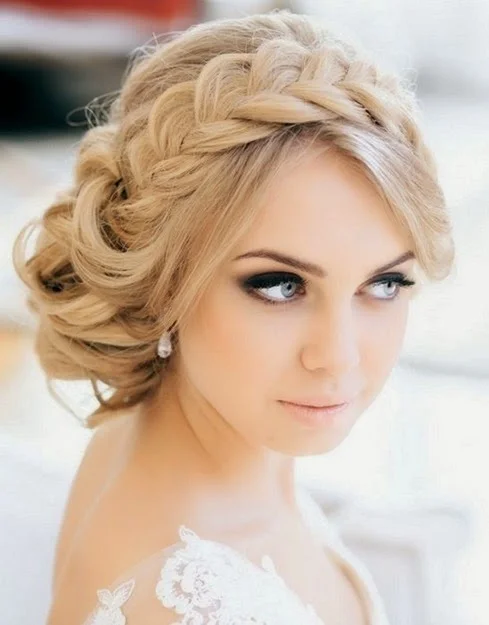 Coafură deosebită pentru mireasă, Foto: fashionqe.com