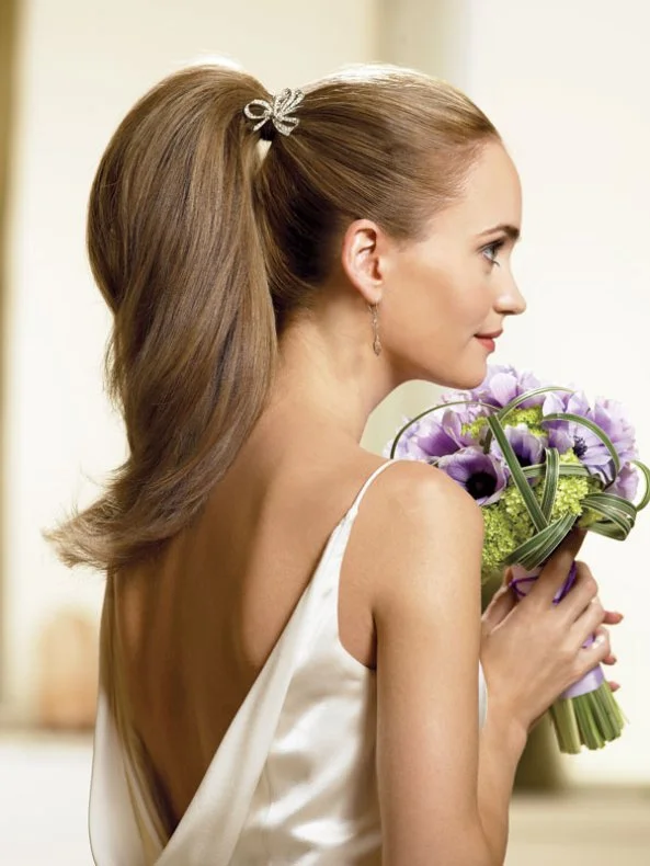 Coafură elegantă, tinerească, Foto: bridalloft.wordpress.com