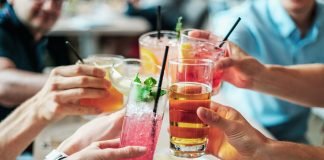 Alcoolul nu trebuie privit ca un aliment! Află cum îți poate distruge sănătatea! Alcoolul nu trebuie privit ca un aliment! Află cum îți poate distruge sănătatea!