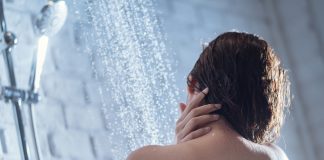 Metode greșite de îngrijire a părului care afectează în timp podoaba capilară Metode greșite de îngrijire a părului care afectează în timp podoaba capilară