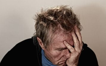 Ce ne semnalează o durere de cap însoțită de stări de vomă Ce ne semnalează o durere de cap însoțită de stări de vomă