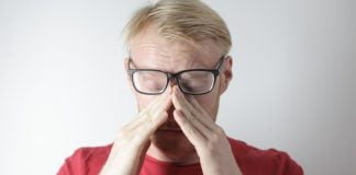Cum se poate trata oboseala ochilor și care sunt cauzele apariției ei? Cum se poate trata oboseala ochilor și care sunt cauzele apariției ei