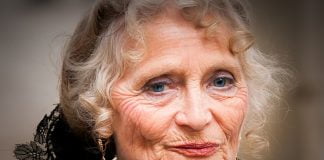 Machiaj pentru femei mai în vârstă – Machiaj cu efect antiîmbătrânire Machiaj pentru femei mai în vârstă – Machiaj cu efect antiîmbătrânire