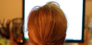 Coafuri cu un aer casual, cu părul prins în coadă Coafuri cu un aer casual, cu părul prins în coadă