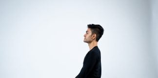 Postura în genunchi Vajrasana – Află cum îți poți îmbunătăți rezistența corpului!