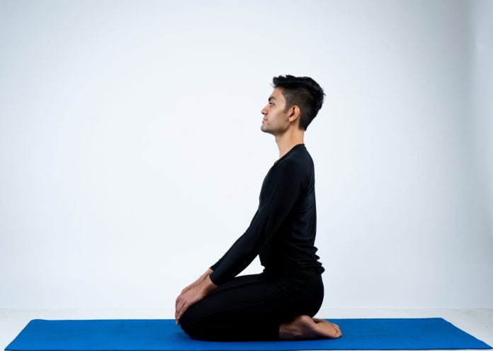 Postura în genunchi Vajrasana – Află cum îți poți îmbunătăți rezistența corpului! Postura în genunchi Vajrasana – Află cum îți poți îmbunătăți rezistența corpului!