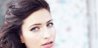 Coafuri chic, elegante, cu părul prins în coc Coafuri chic, elegante, cu părul prins în coc