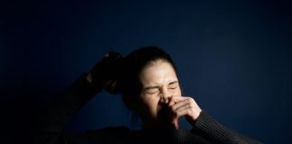 Știai că dacă strănuți prea tare îți poți fractura o coastă? Știai că dacă strănuți prea tare îți poți fractura o coastă