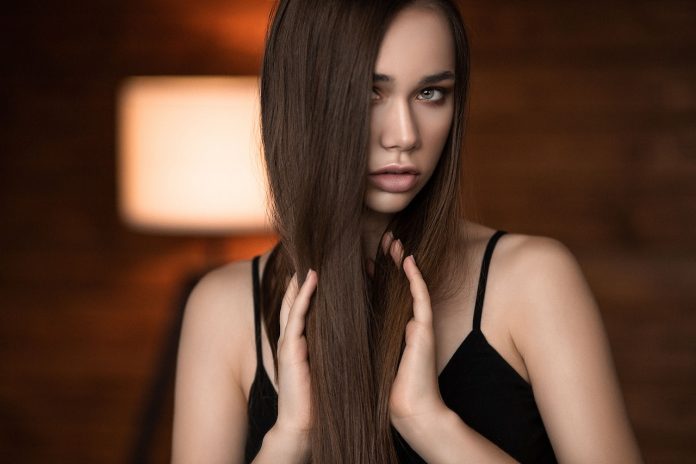 Coafuri netede pentru părul drept în tendințele modei
